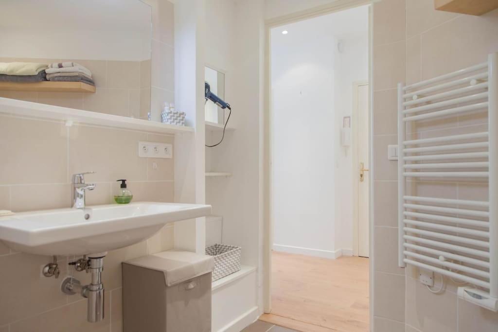 #28 1 Bdr Flat Ac Balcony Hper Central 10Mins To Beach & Old Town Nice Eksteriør billede
