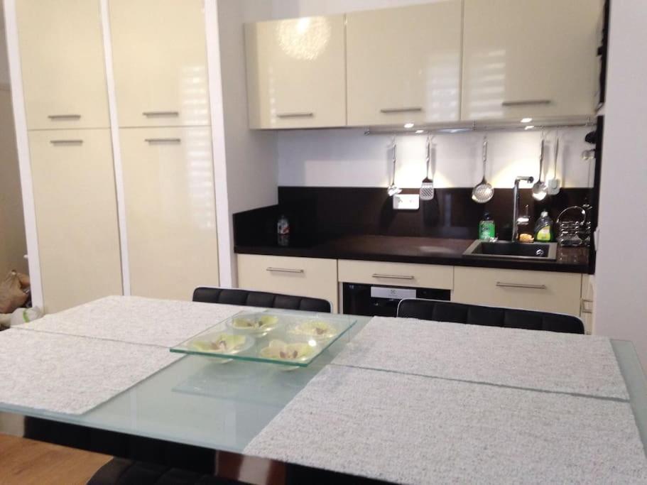 #28 1 Bdr Flat Ac Balcony Hper Central 10Mins To Beach & Old Town Nice Eksteriør billede